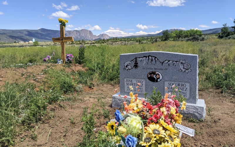 Memorial monument installation